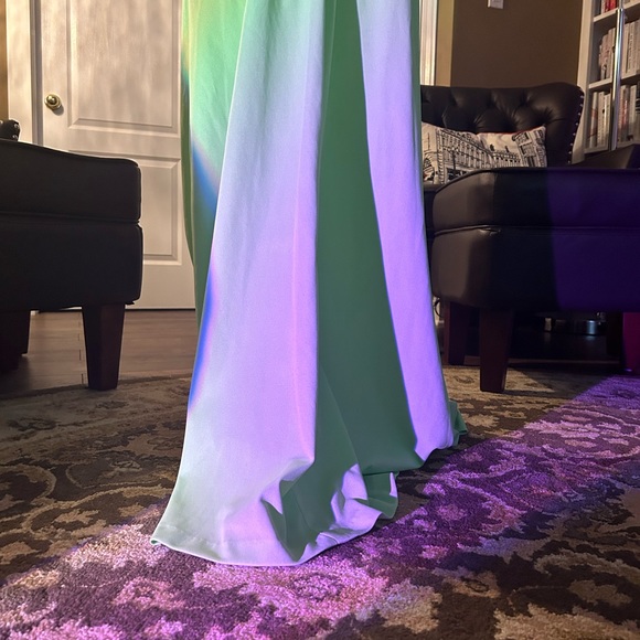 Light green formal dress, Summertime long dress, spaghetti straps - Picture 6 of 6